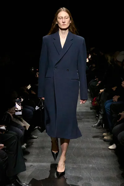 Look 8